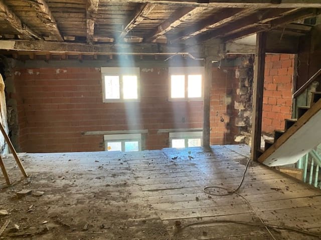 Flat for sale in Cervera de Pisuerga - € 69,000 (Ref: 8349377)