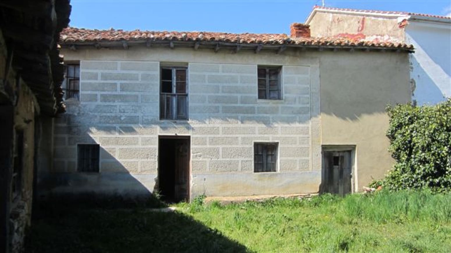 4 soveværelse Villa til salg i Castrejon de la Pena - € 25.000 (Ref: 8394781)