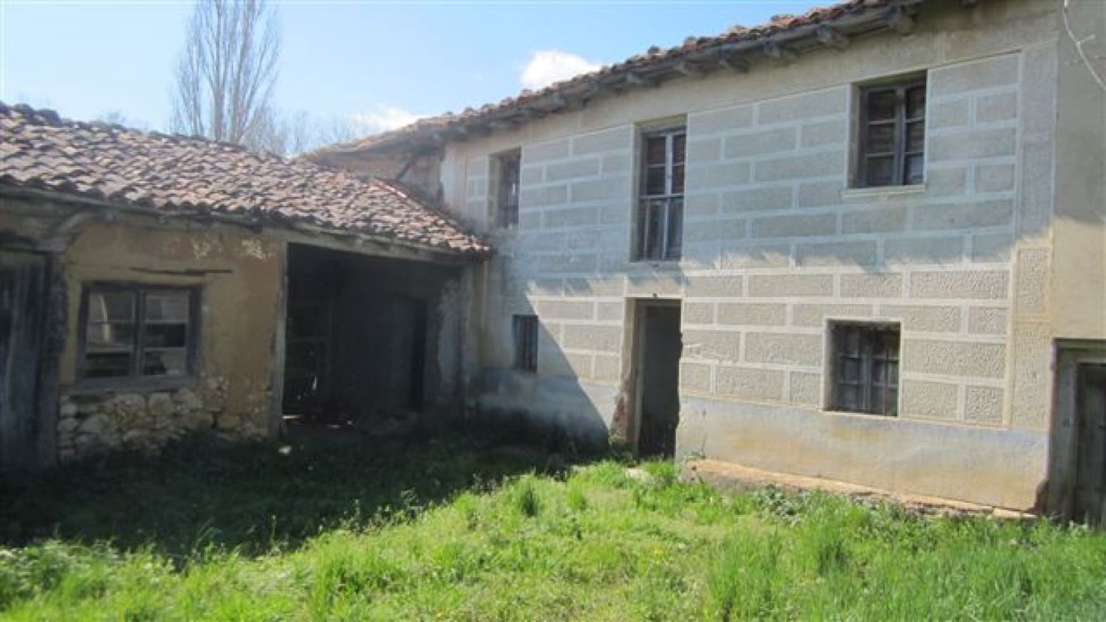 4 soveværelse Villa til salg i Castrejon de la Pena - € 25.000 (Ref: 8394781)