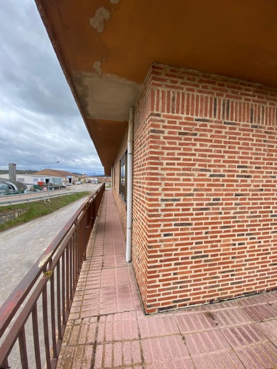 7 soveværelse Villa til salg i Aguilar de Campoo med garage - € 495.000 (Ref: 8417514)