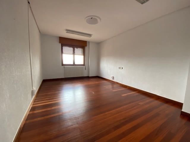 7 soveværelse Villa til salg i Aguilar de Campoo med garage - € 495.000 (Ref: 8417514)