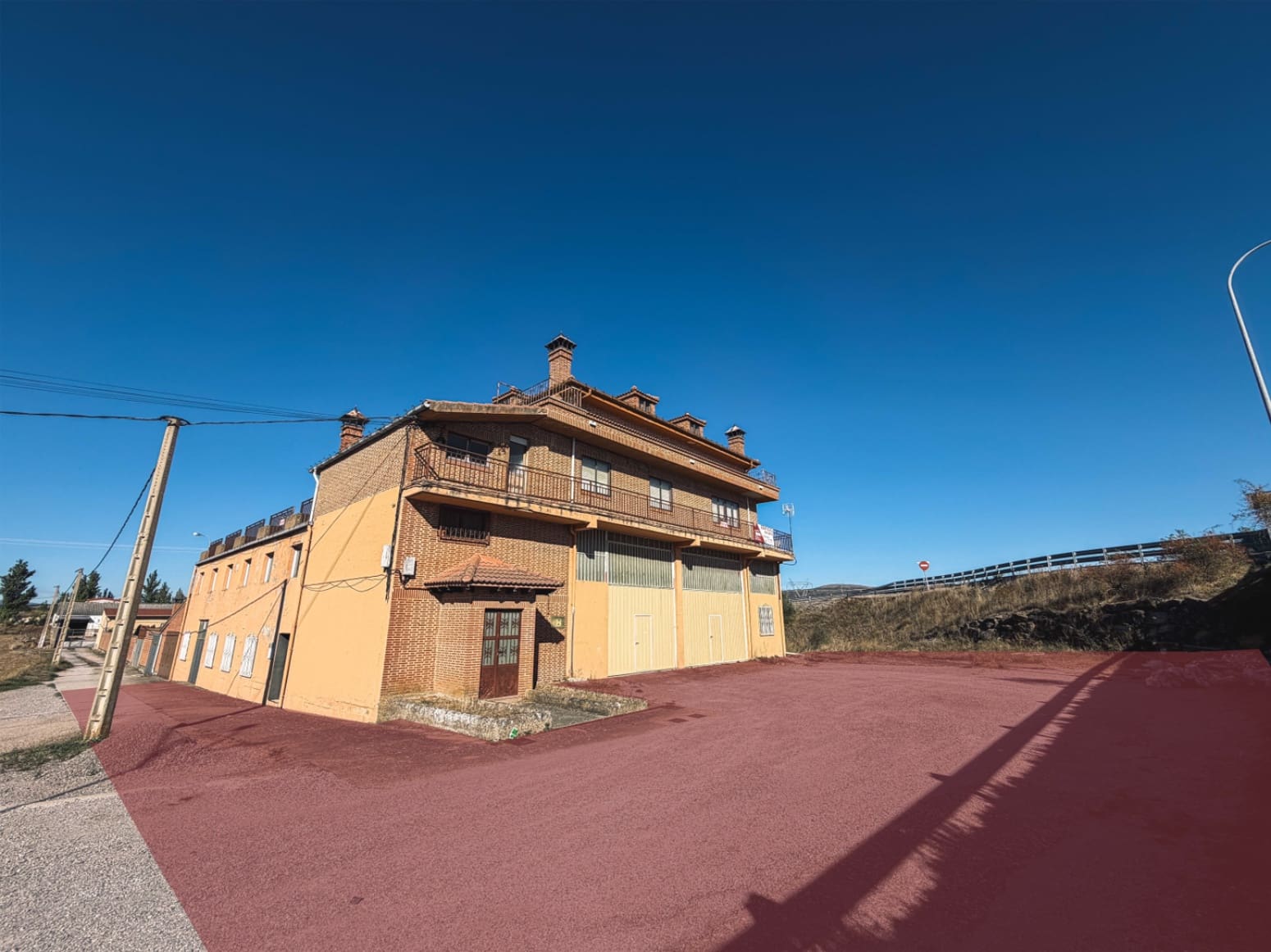 7 bedroom Villa for sale in Aguilar de Campoo with garage - € 449,000 (Ref: 8417514)