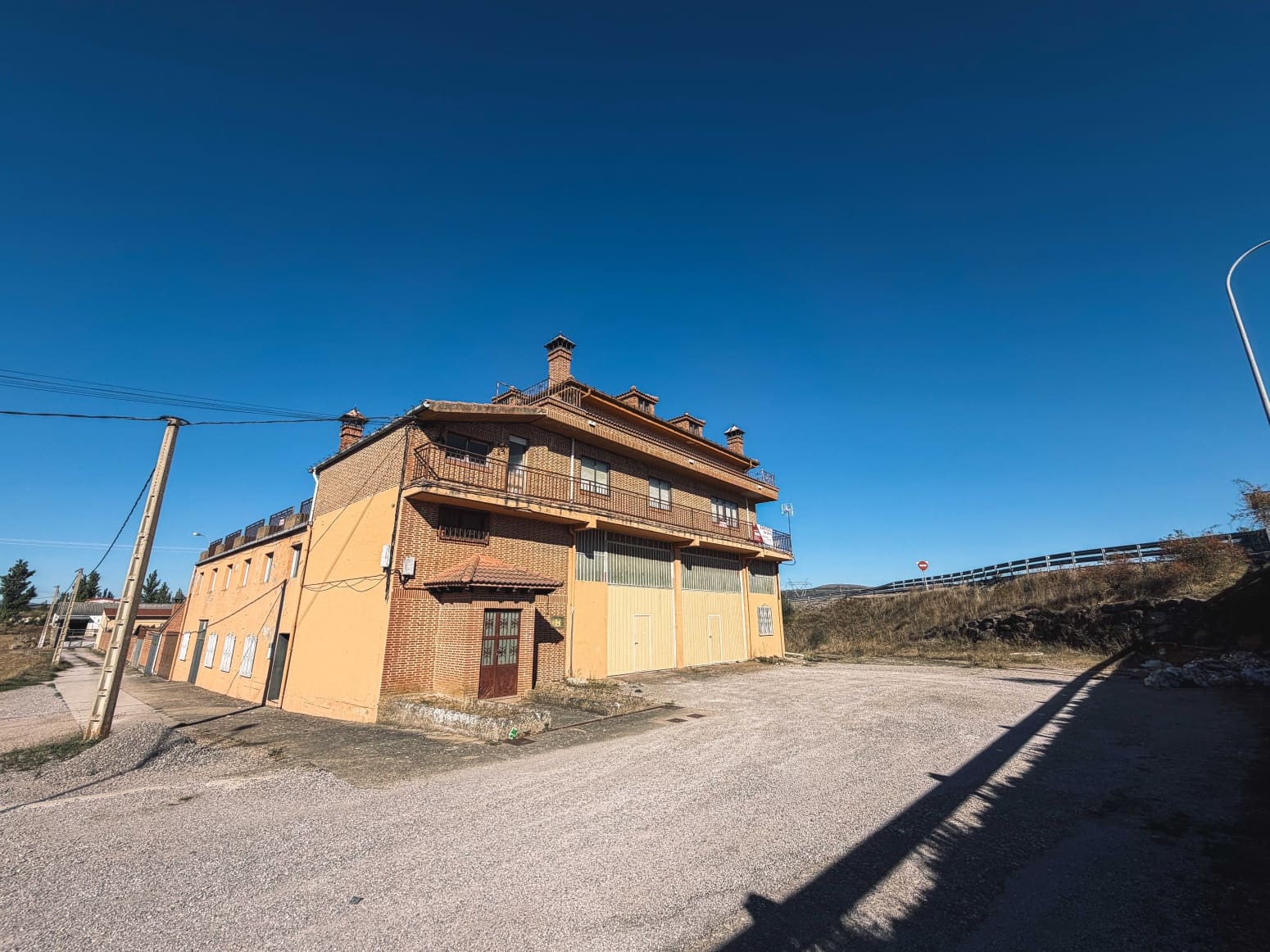 7 bedroom Villa for sale in Aguilar de Campoo with garage - € 449,000 (Ref: 8417514)