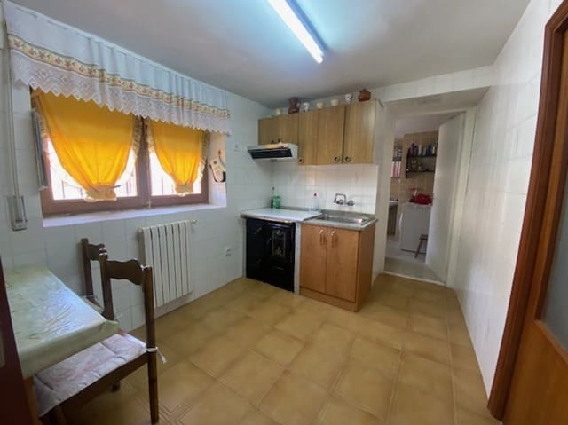 3 chambre Villa/Maison à vendre à Calahorra de Boedo avec garage - 79 000 € (Ref: 8424132)