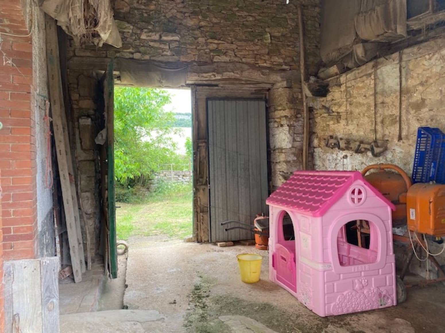 4 soveværelse Villa til salg i Pomar de Valdivia med garage - € 64.000 (Ref: 8435583)