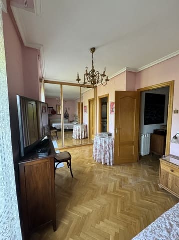 3 bedroom Villa for sale in Grijota with garage - € 255,000 (Ref: 8441616)