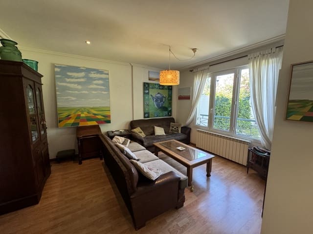 3 bedroom Villa for sale in Grijota with garage - € 255,000 (Ref: 8441616)