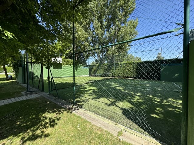 3 bedroom Villa for sale in Grijota with garage - € 255,000 (Ref: 8441616)