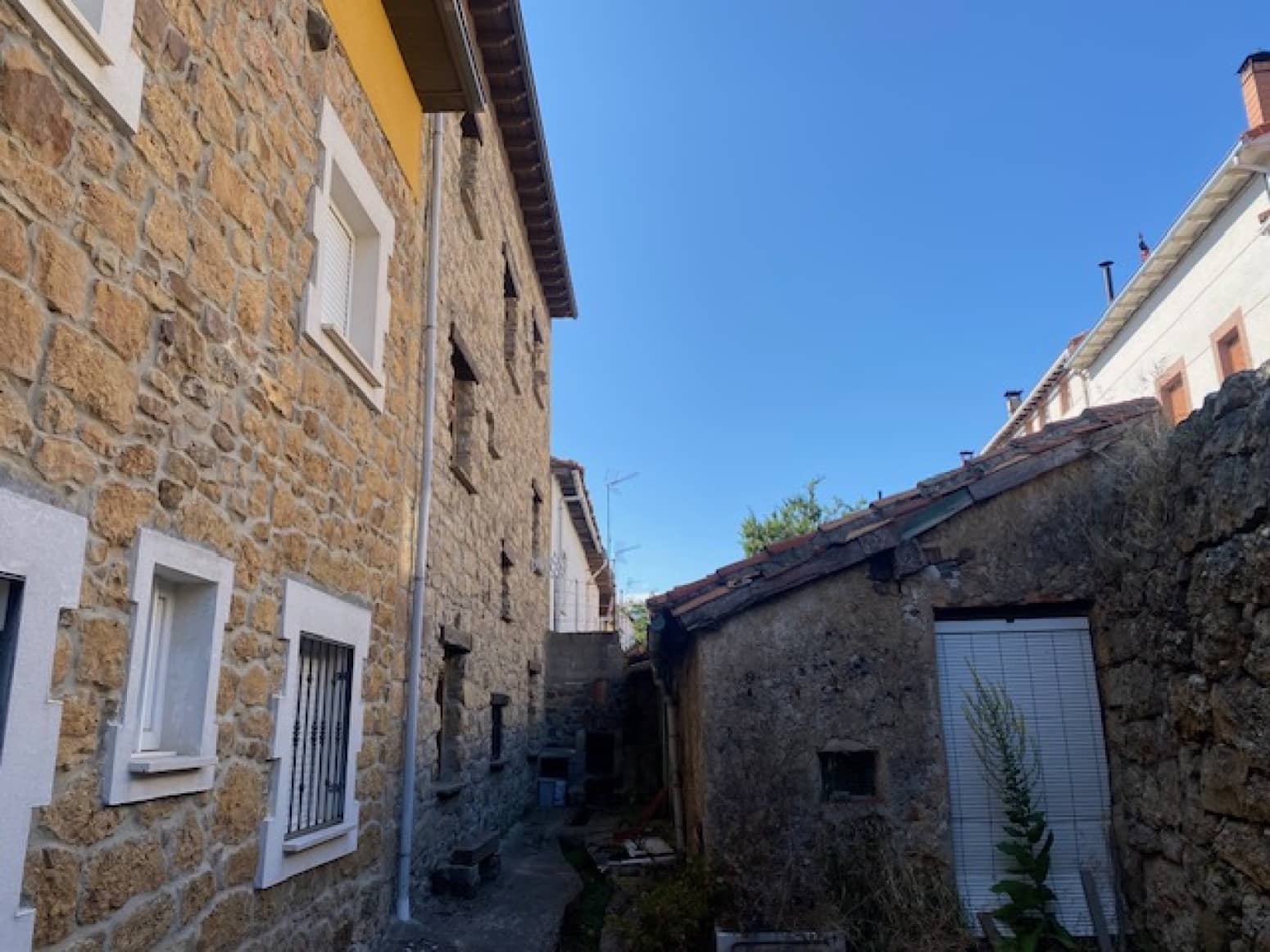 8 soveværelse Villa til salg i Barruelo de Santullan - € 125.000 (Ref: 8480680)