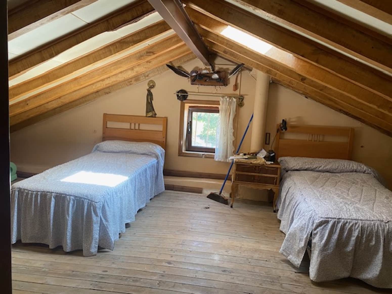 8 soveværelse Villa til salg i Barruelo de Santullan - € 125.000 (Ref: 8480680)