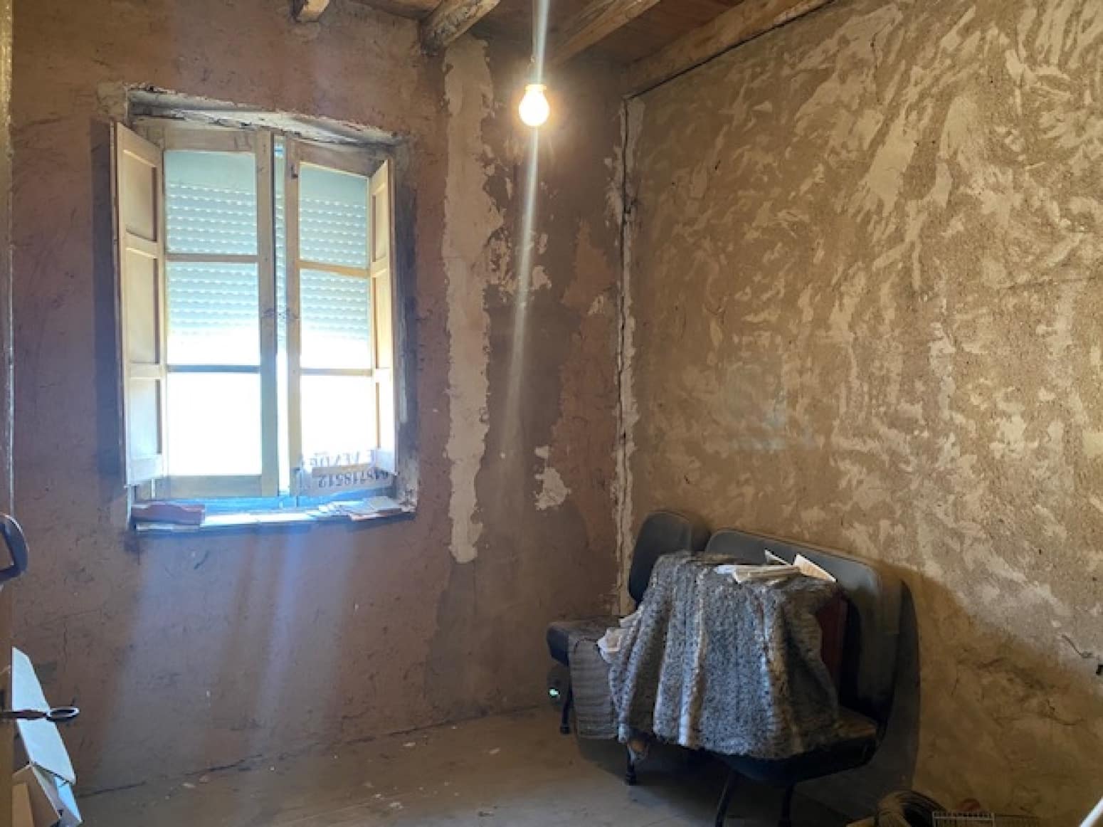 8 bedroom Villa for sale in Herrera de Pisuerga with garage - € 89,000 (Ref: 8487313)