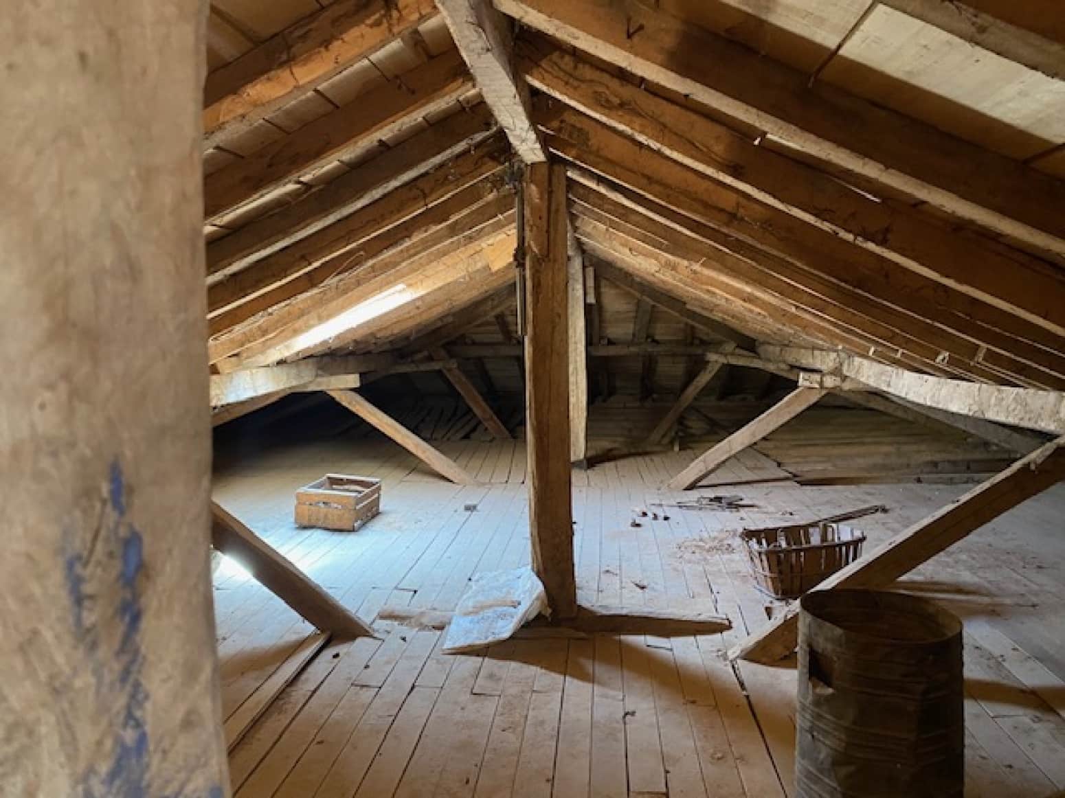 8 bedroom Villa for sale in Herrera de Pisuerga with garage - € 89,000 (Ref: 8487313)