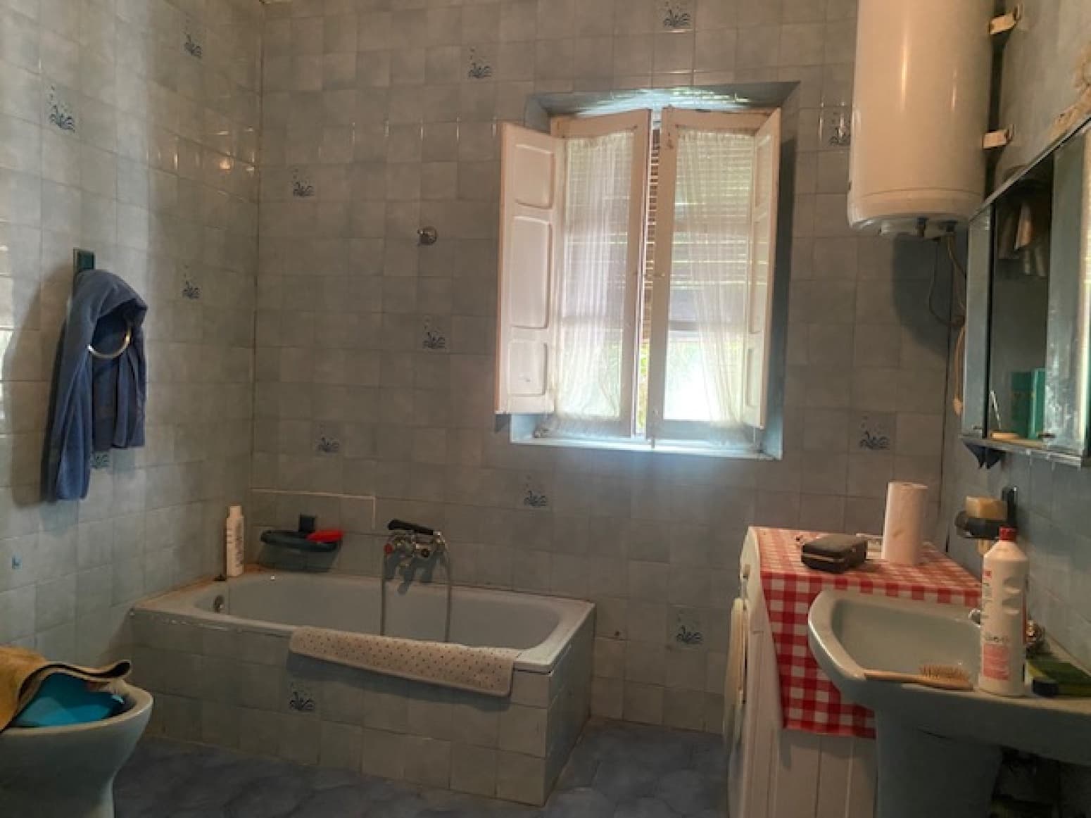 8 bedroom Villa for sale in Herrera de Pisuerga with garage - € 89,000 (Ref: 8487313)