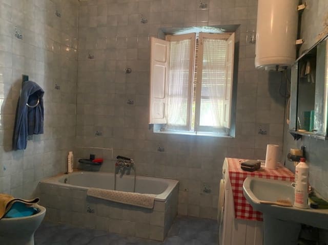 8 soveværelse Villa til salg i Herrera de Pisuerga med garage - € 89.000 (Ref: 8487313)