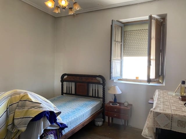 8 soveværelse Villa til salg i Herrera de Pisuerga med garage - € 89.000 (Ref: 8487313)