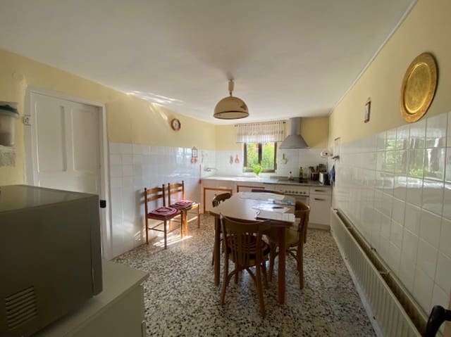 4 soveværelse Villa til salg i Prádanos de Ojeda med garage - € 85.000 (Ref: 8498646)