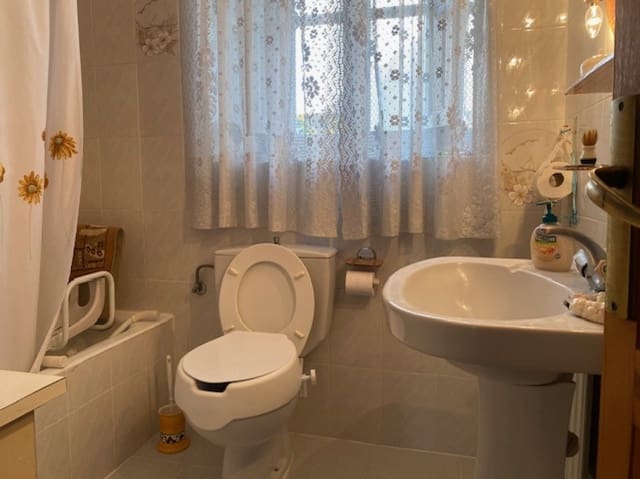 4 soveværelse Villa til salg i Prádanos de Ojeda med garage - € 85.000 (Ref: 8498646)