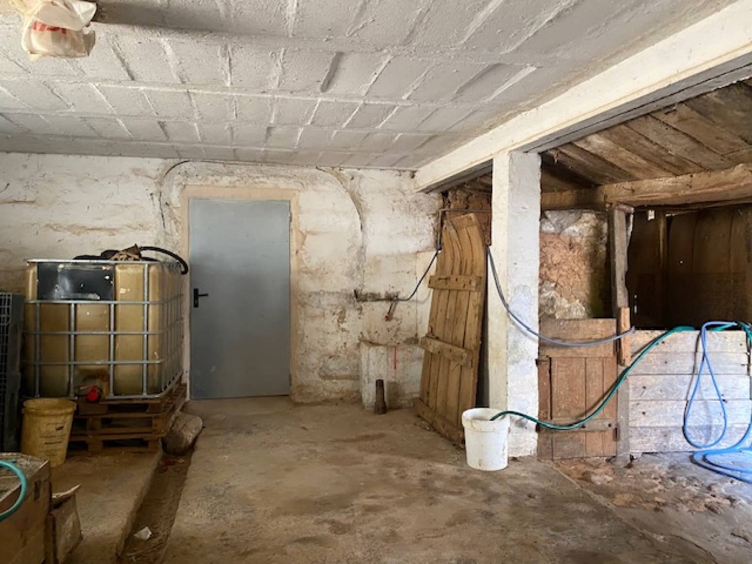 4 soveværelse Villa til salg i Pradanos de Ojeda med garage - € 85.000 (Ref: 8498646)