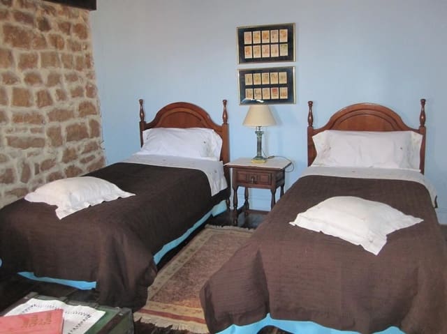 8 soveværelse Villa til salg i Aguilar de Campoo med garage - € 220.000 (Ref: 8552558)