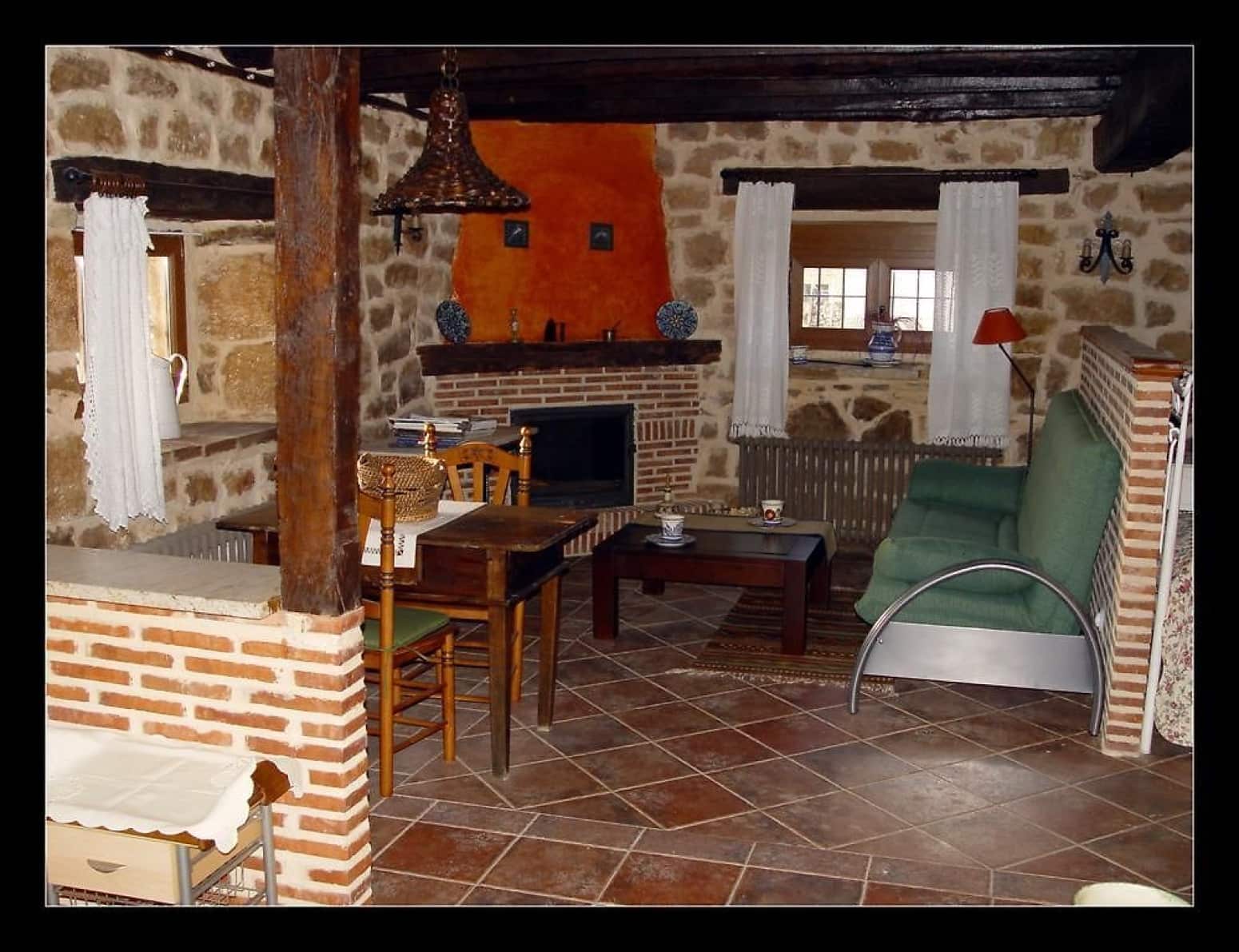 8 soveværelse Villa til salg i Aguilar de Campoo med garage - € 220.000 (Ref: 8552558)