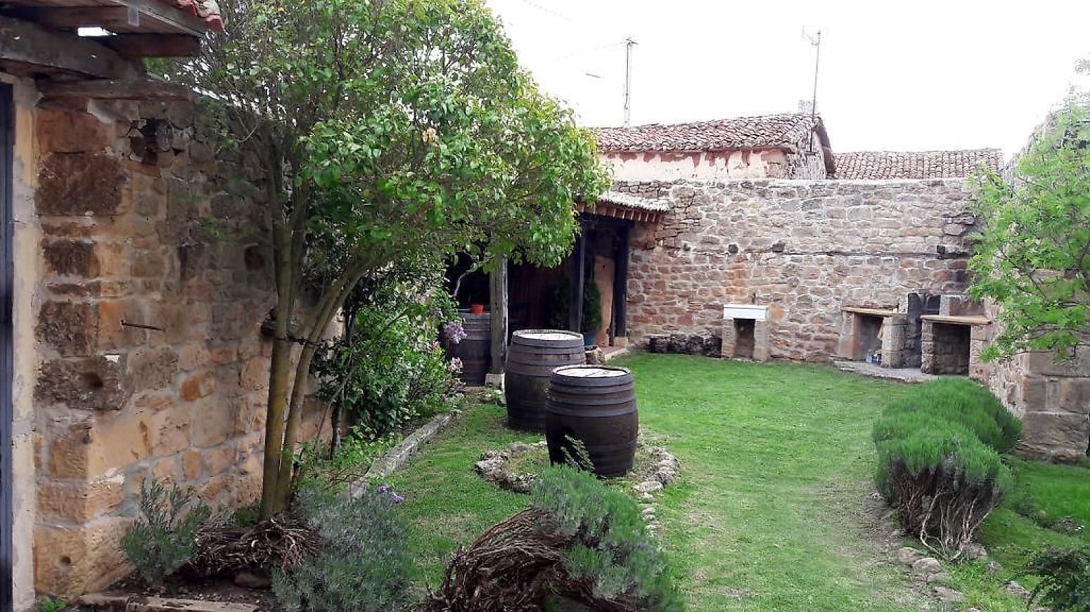 8 soveværelse Villa til salg i Aguilar de Campoo med garage - € 220.000 (Ref: 8552558)