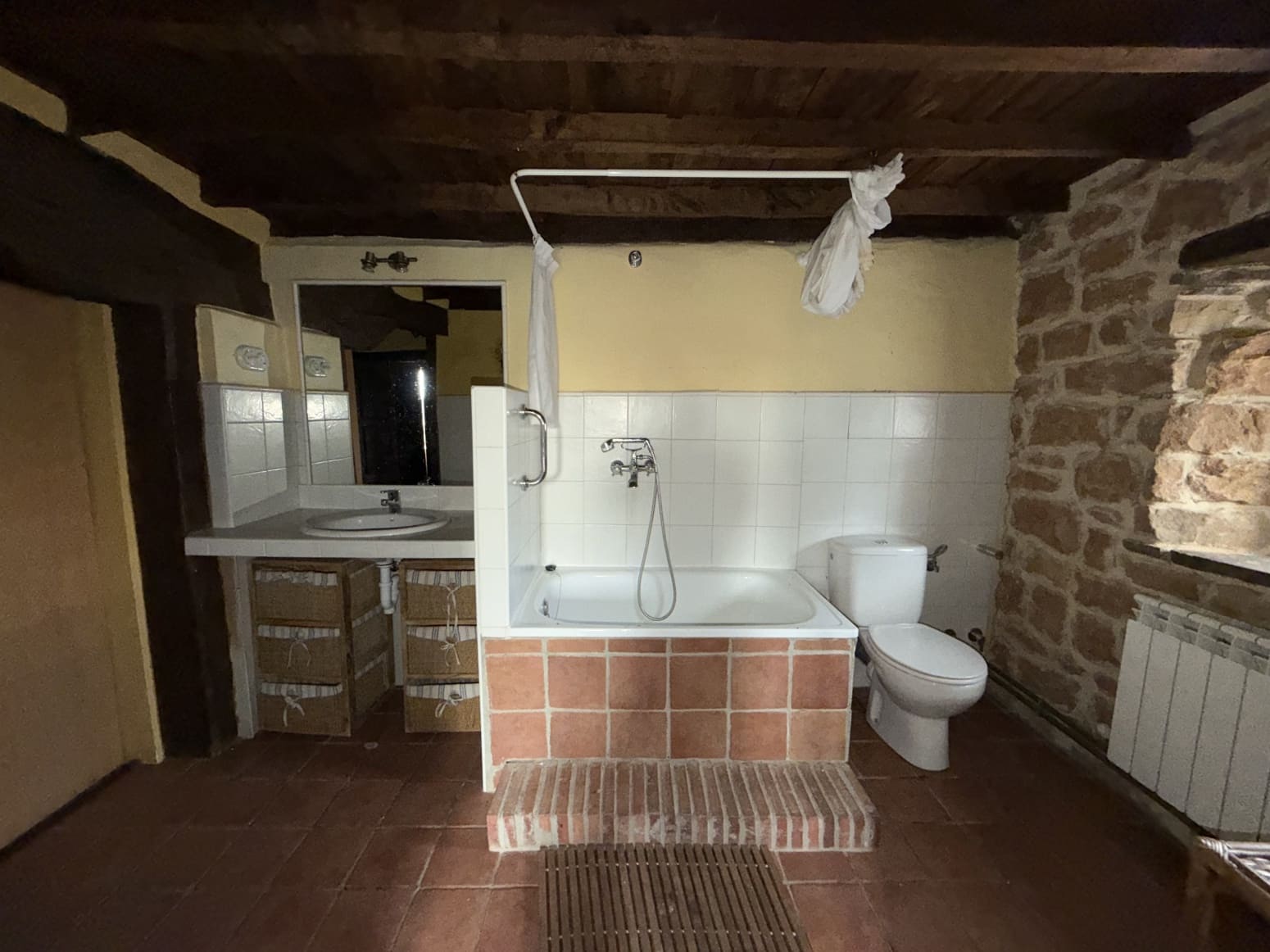 8 soveværelse Villa til salg i Aguilar de Campoo med garage - € 220.000 (Ref: 8552558)