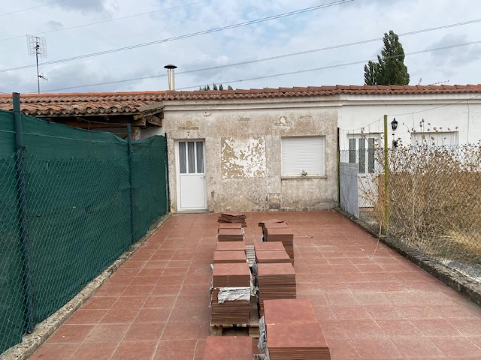 2 bedroom Villa for sale in Herrera de Pisuerga with garage - € 99,000 (Ref: 8573912)