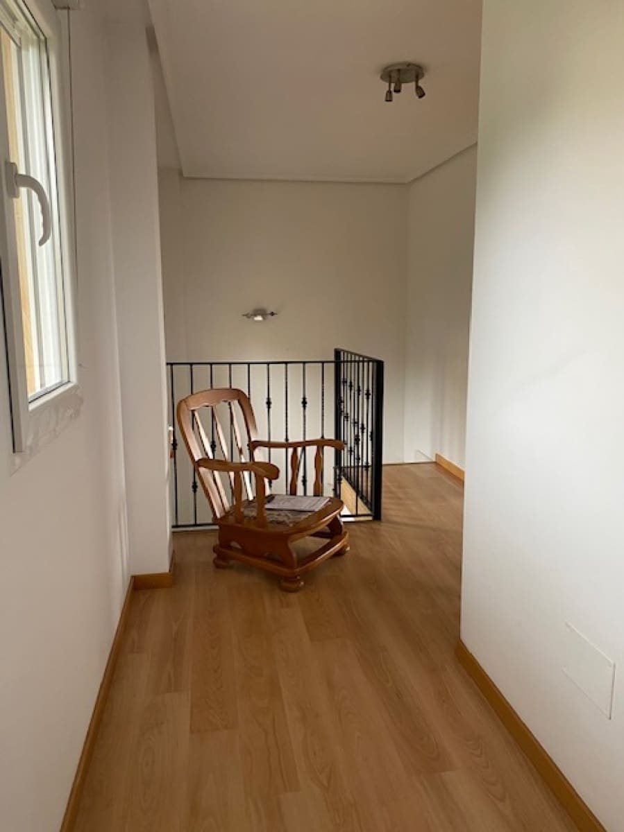 4 bedroom Villa for sale in Campoo de Yuso - € 250,000 (Ref: 8591628)