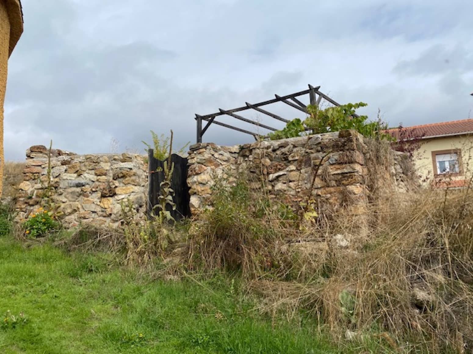 4 soveværelse Villa til salg i Castrejon de la Pena - € 75.000 (Ref: 8592237)