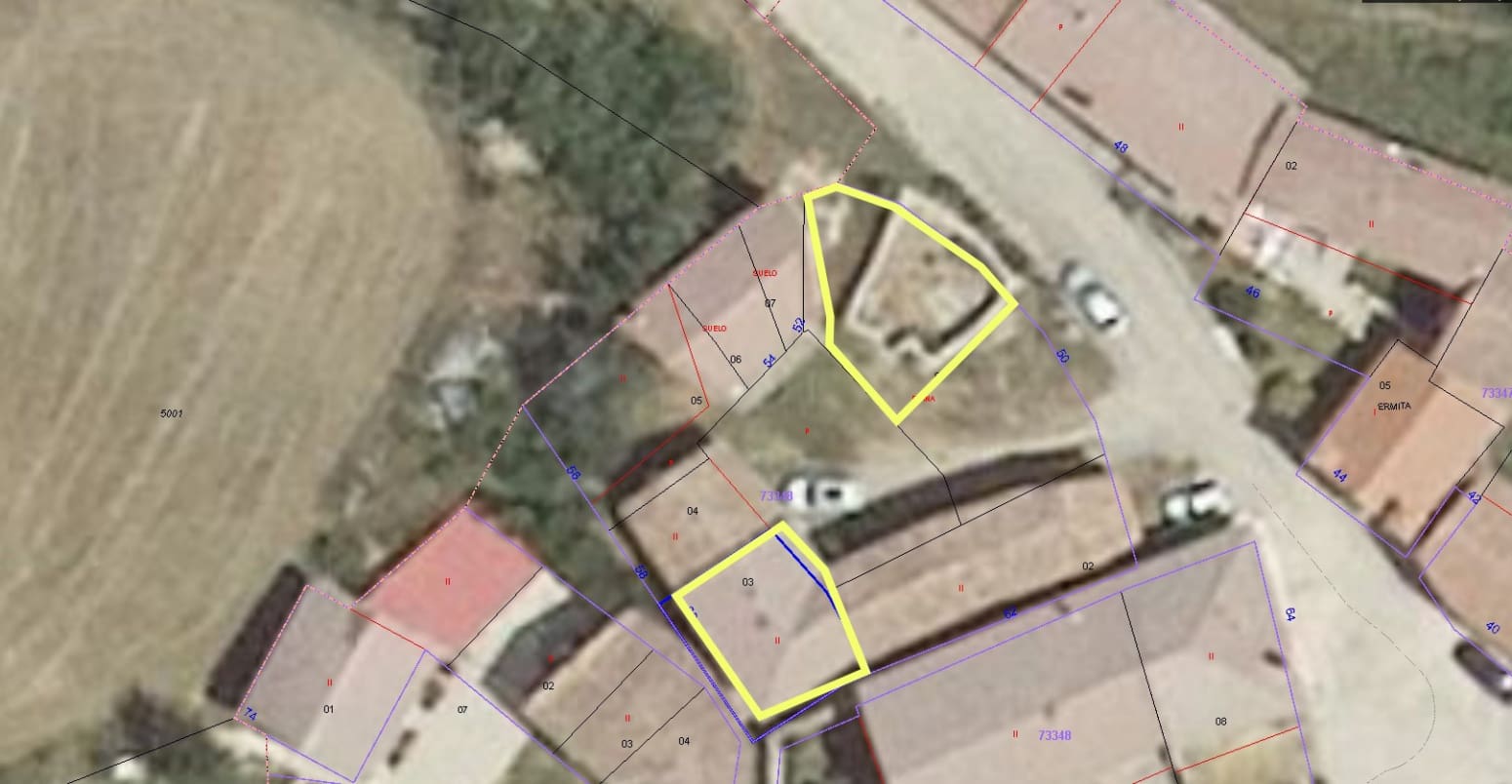 Chalet de 4 habitaciones en Castrejón de la Peña en venta - 75.000 € (Ref: 8592237)