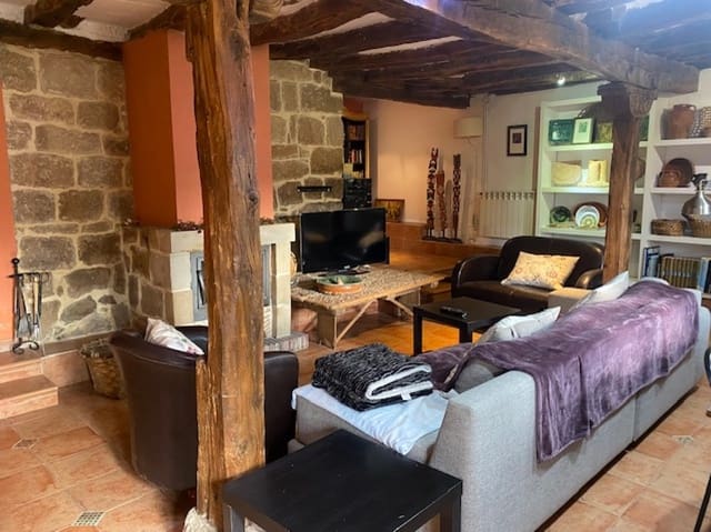 5 soveværelse Villa til salg i Aguilar de Campoo - € 340.000 (Ref: 8696453)