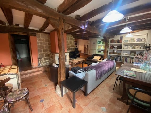 5 soveværelse Villa til salg i Aguilar de Campoo - € 340.000 (Ref: 8696453)