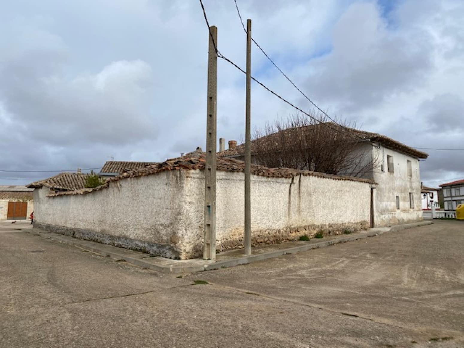 6 soveværelse Villa til salg i Castrillo de Riopisuerga - € 60.000 (Ref: 8702722)