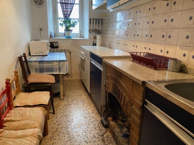 6 bedroom Villa for sale in Castrillo de Riopisuerga - € 60,000 (Ref: 8702722)