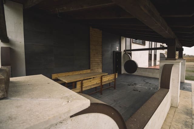 Yritys myytävänä paikassa Venta de Baños - 2 600 000 € (Ref: 8703663)