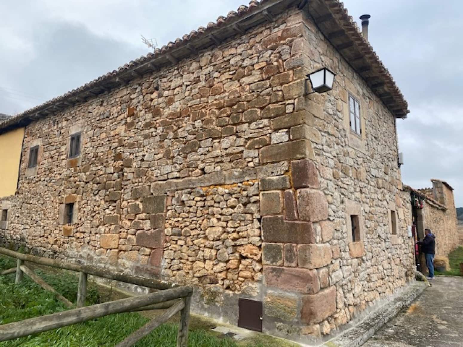 3 soveværelse Villa til salg i Aguilar de Campoo - € 90.000 (Ref: 8773262)