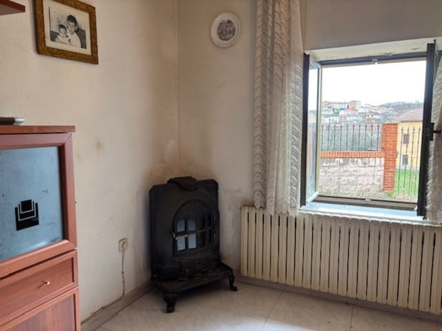 5 sovrum Villa till salu i Barruelo de Santullán med garage - 150 000 € (Ref: 8854755)