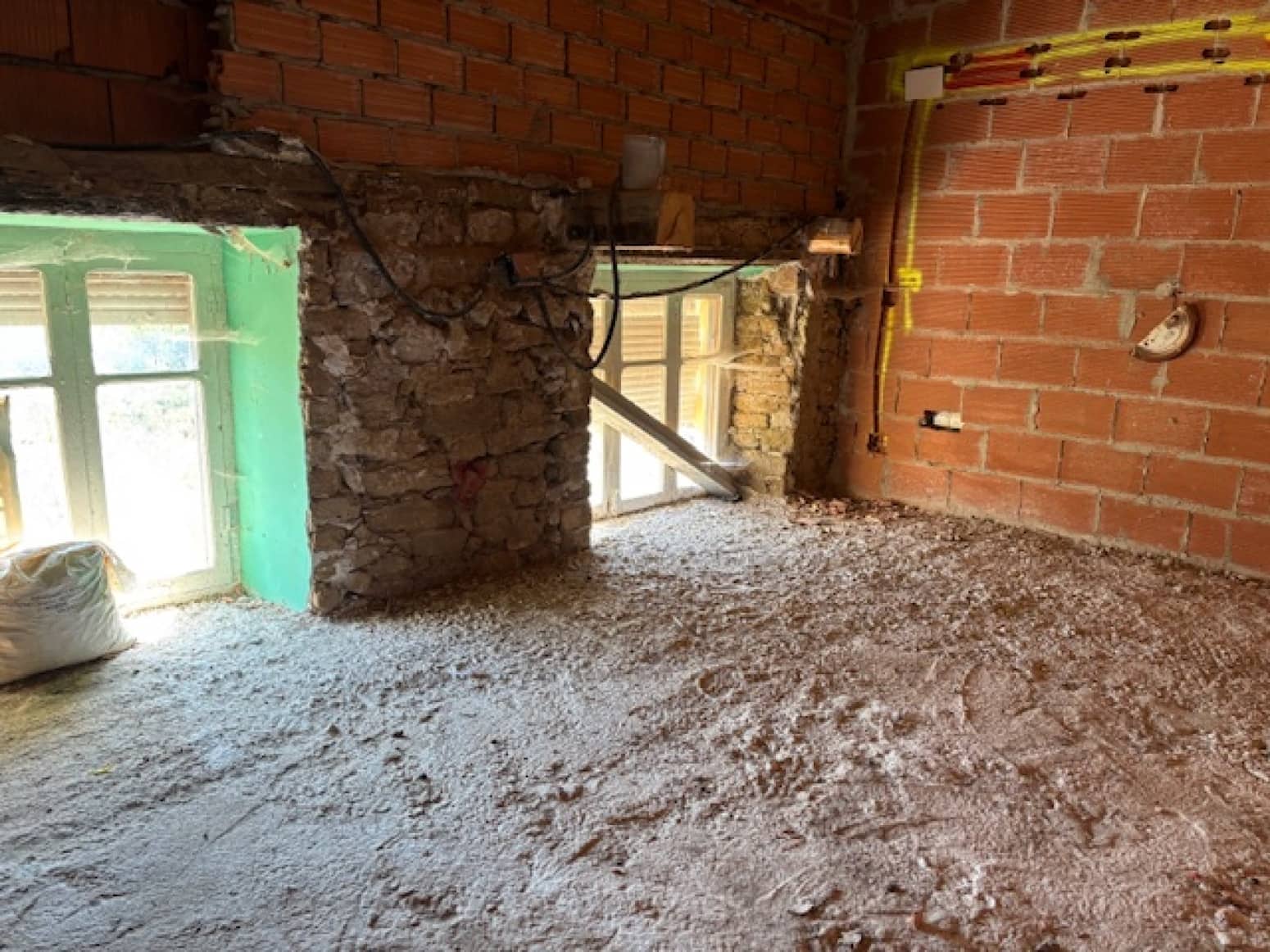 6 soveværelse Villa til salg i Aguilar de Campoo - € 70.000 (Ref: 8975881)