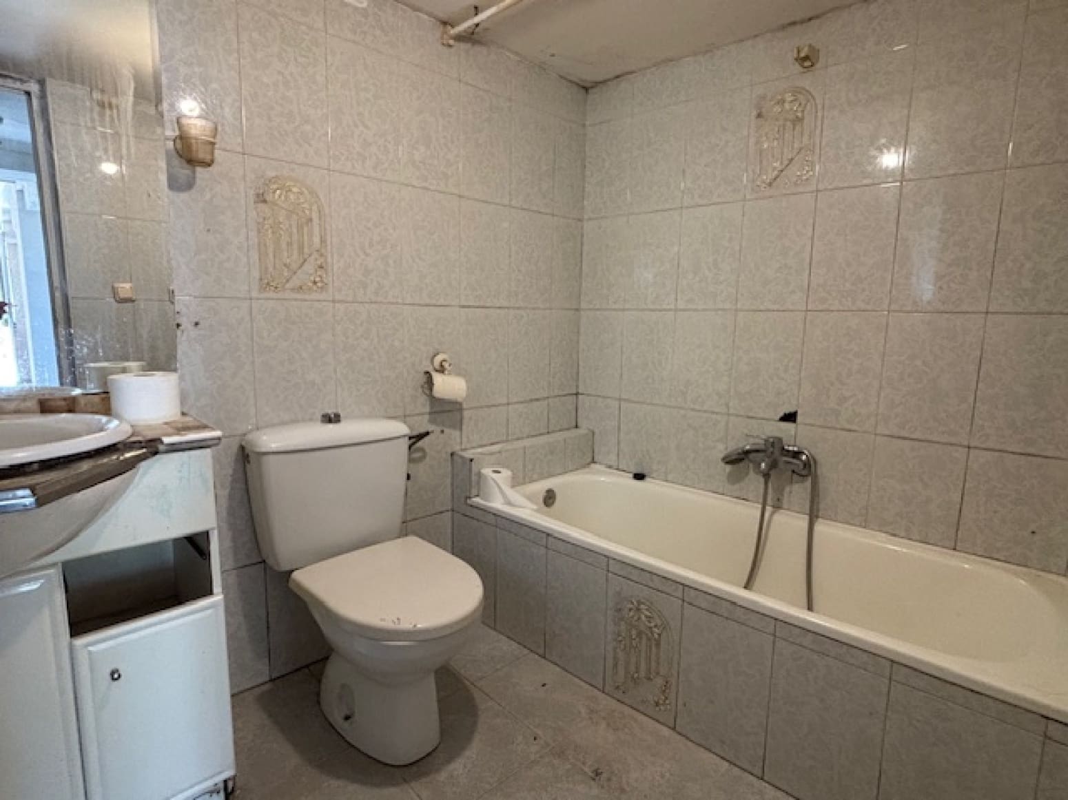 6 soveværelse Villa til salg i Aguilar de Campoo - € 70.000 (Ref: 8975881)