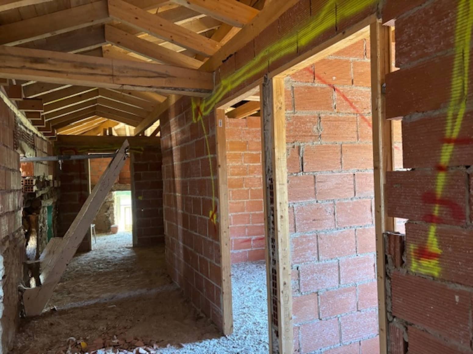 6 soveværelse Villa til salg i Aguilar de Campoo - € 70.000 (Ref: 8975881)