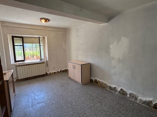 6 makuuhuone Huvila myytävänä paikassa Aguilar de Campoo - 70 000 € (Ref: 8975881)