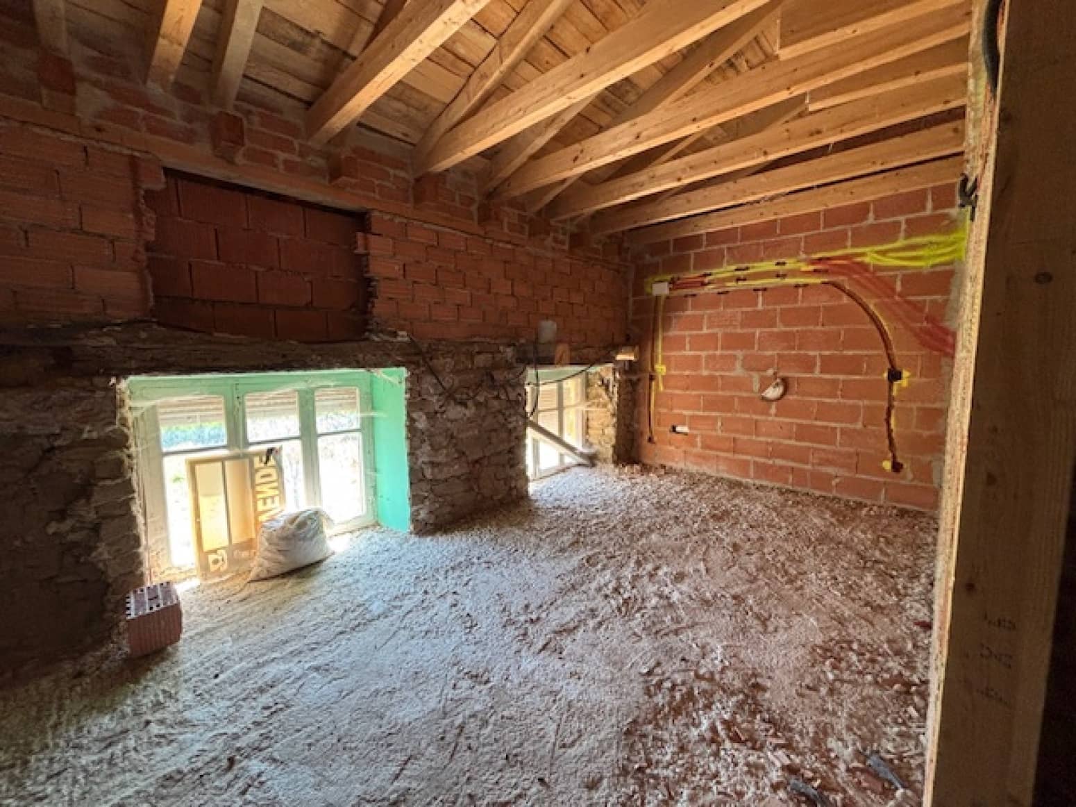 6 soveværelse Villa til salg i Aguilar de Campoo - € 70.000 (Ref: 8975881)