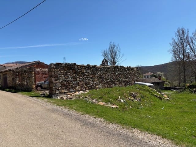 Building Plot for sale in Cervera de Pisuerga - € 28,000 (Ref: 9007691)