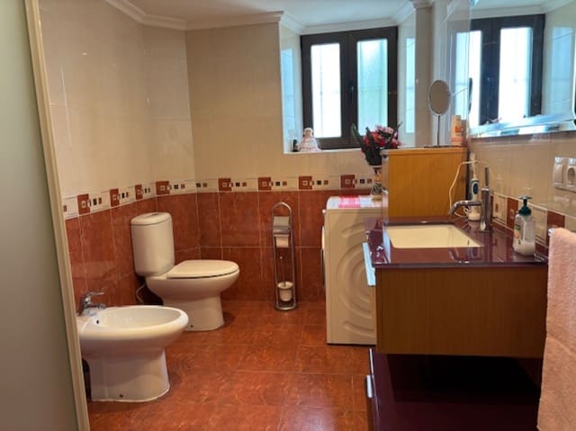 4 bedroom Villa for sale in Humada - € 130,000 (Ref: 9077817)