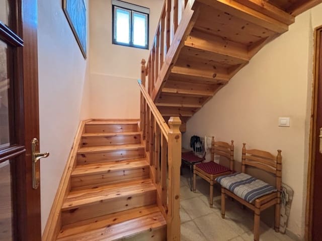 4 bedroom Villa for sale in Humada - € 130,000 (Ref: 9077817)