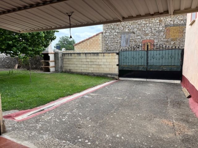 4 bedroom Villa for sale in Humada - € 130,000 (Ref: 9077817)