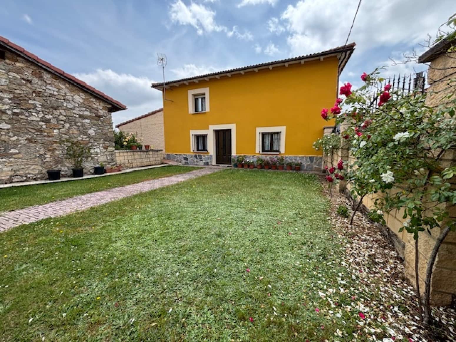 4 soveværelse Villa til salg i Humada - € 130.000 (Ref: 9077817)