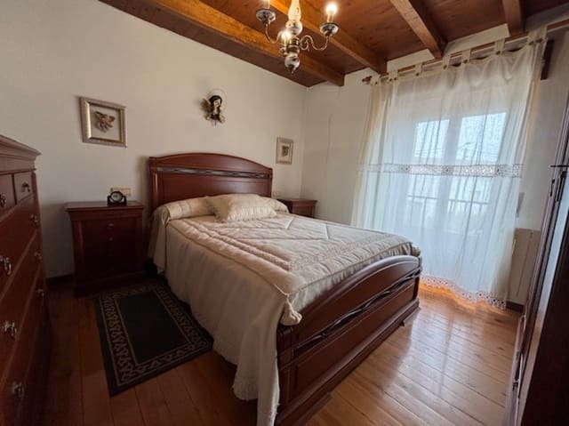 4 soveværelse Villa til salg i Micieces de Ojeda med garage - € 120.000 (Ref: 9077818)