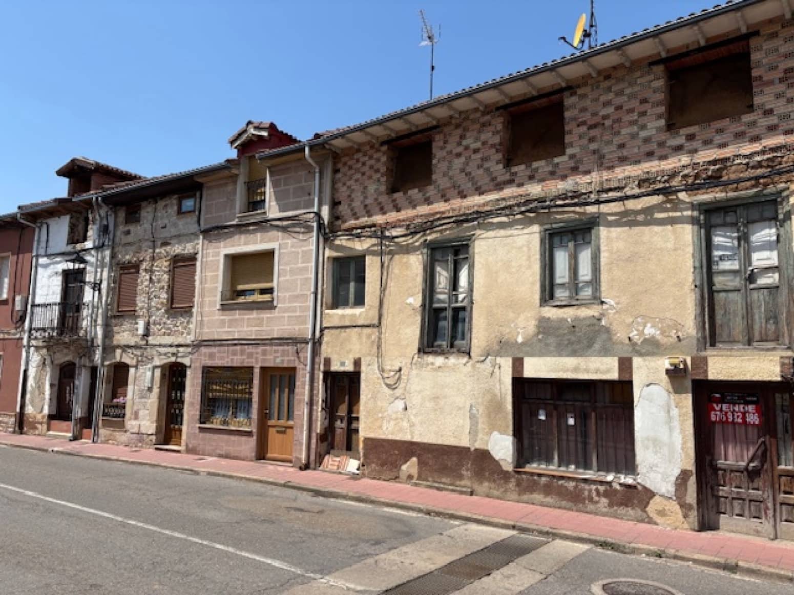 Villa til salgs i Barruelo de Santullan - € 46 000 (Ref: 9108507)