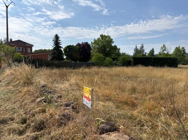Building Plot for sale in Salinas de Pisuerga - € 80,000 (Ref: 9108509)